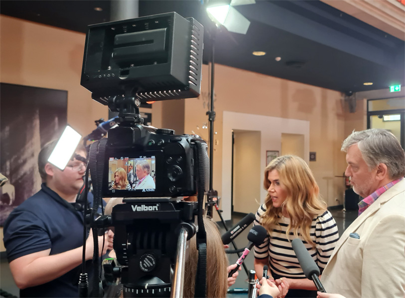 Sabrina auf der Premiere von GARFIELD - EINE EXTRAPORTION ABENTEUER in Berlin